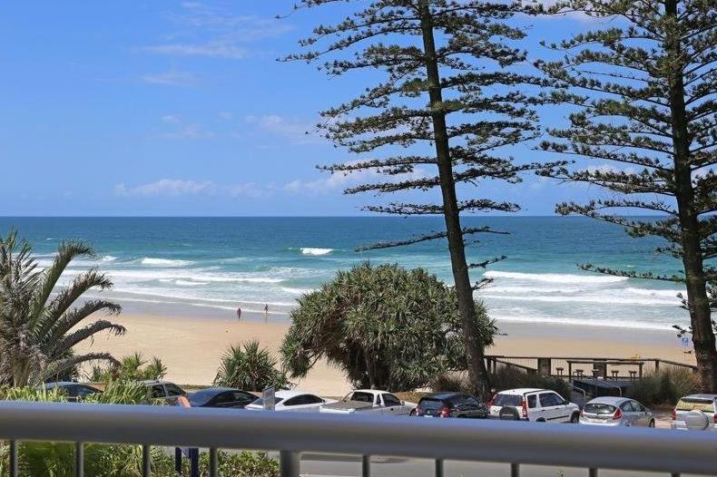 Coolum Caprice Aparthotel Coolum Beach Exterior photo