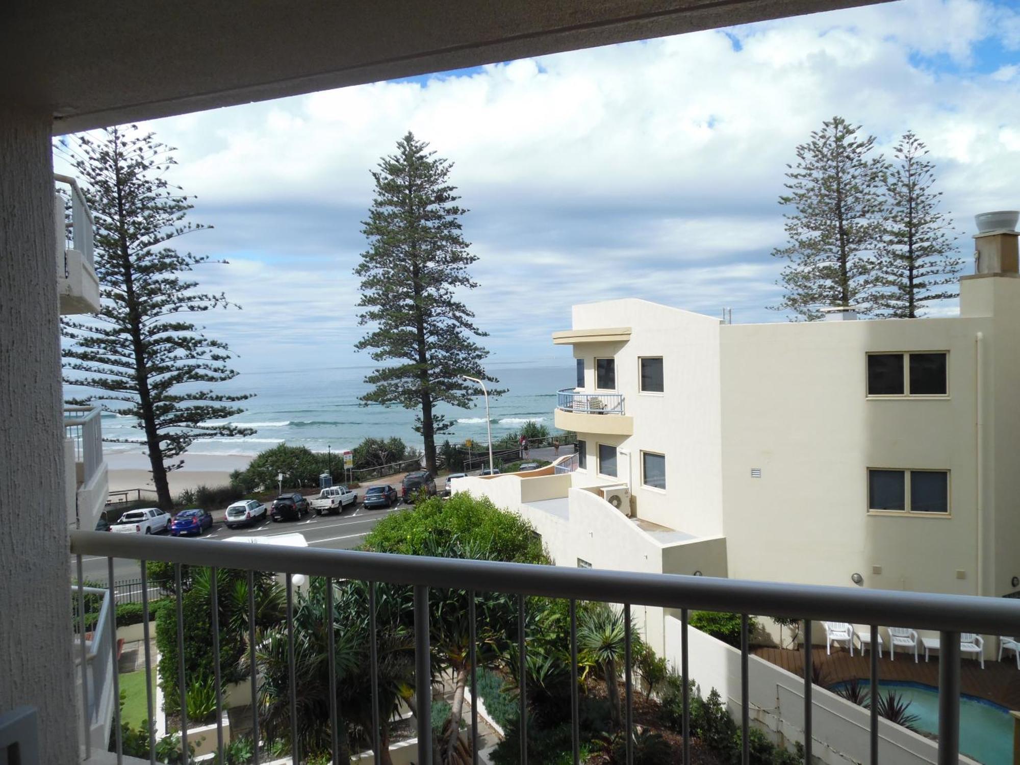 Coolum Caprice Aparthotel Coolum Beach Exterior photo